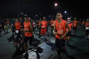BIB: 21610
                            <button type="button" onclick="openModal(10598212)" class="btn btn-primary btn-sm float-right btn-popup" data-toggle="modal" data-target=".modal-high-quality">
                        <i class="fas fa-shopping-cart"></i> Add to Cart
                    </button>
                                            <button type="button" onclick="isThisMe(10598212, true)" class="btn btn-success btn-sm float-right btn-popup btn-isme hidden" data-toggle="tooltip" data-placement="bottom" title="นี่คือรูปของคุณใช่ไหม คลิกที่นี่เพื่อเอาเข้าอัลบั้ม">
                        <i class="fas fa-plus"></i> Add to album
                    </button>
                    <button type="button" onclick="isThisMe(10598212, false)" class="btn btn-warning btn-sm float-right btn-popup btn-isnotme hidden">
                        <i class="fas fa-ban"></i> Remove from album
                    </button>
